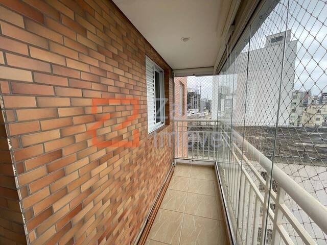 VARANDA ENVIDRAÇADA E TELADA