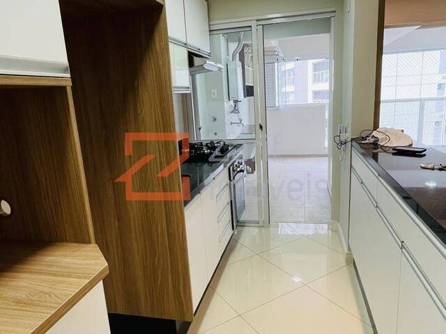 COZINHA COM ARMÁRIO PLANEJADO