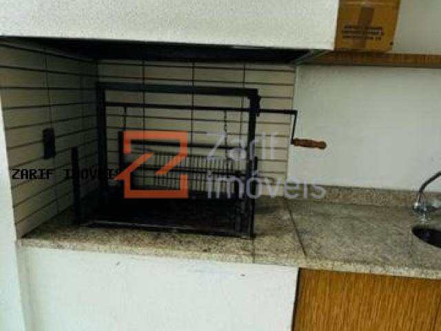 VARANDA COM CHURRASQUEIRA