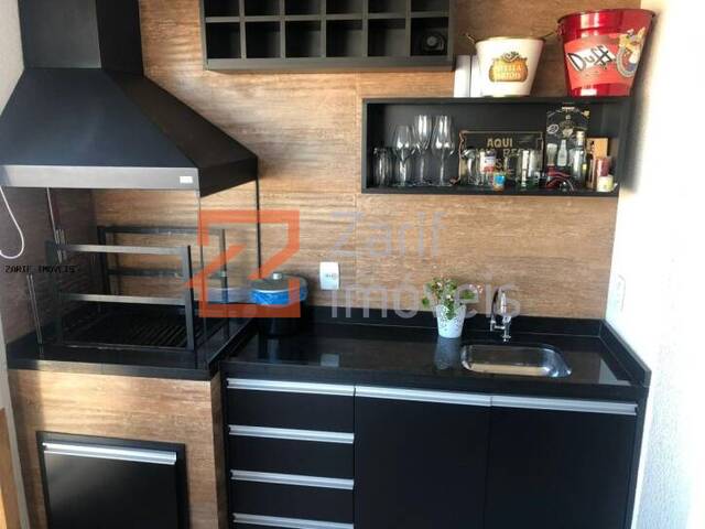 VARANDA COM CHURRASQUEIRA