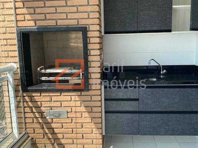 VARANDA COM CHURRASQUEIRA